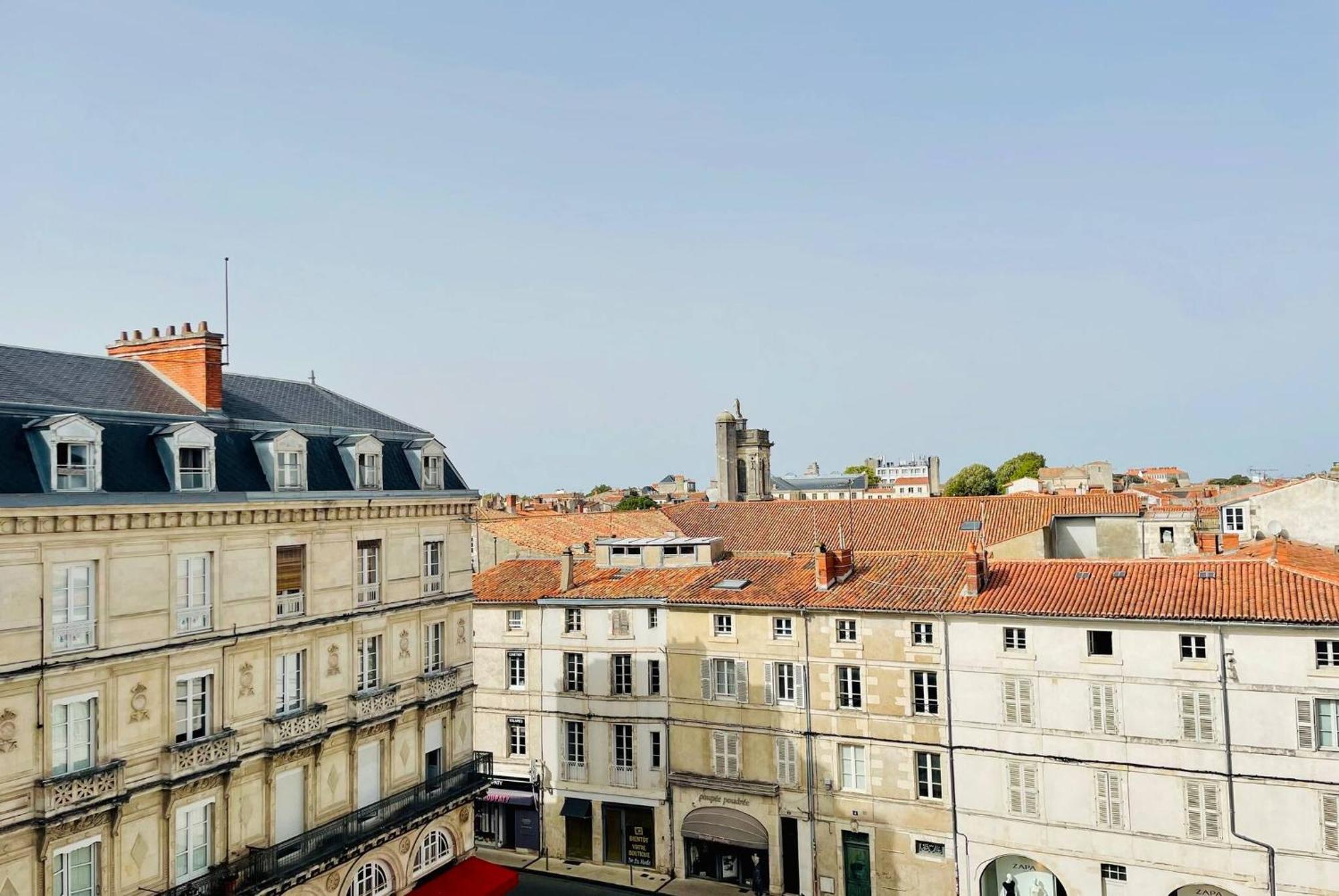 Apartment L Echappee Rochelaise - Hypercentre Parking Prive